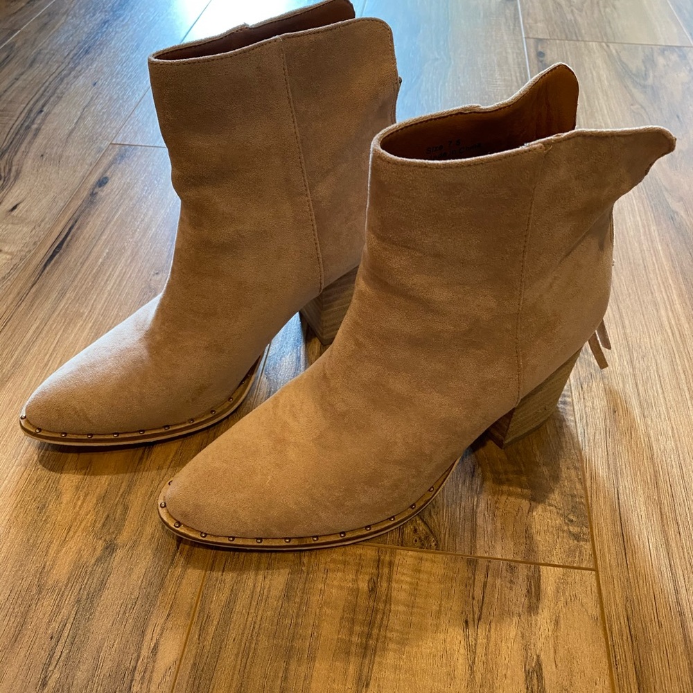 Taupe suede booties